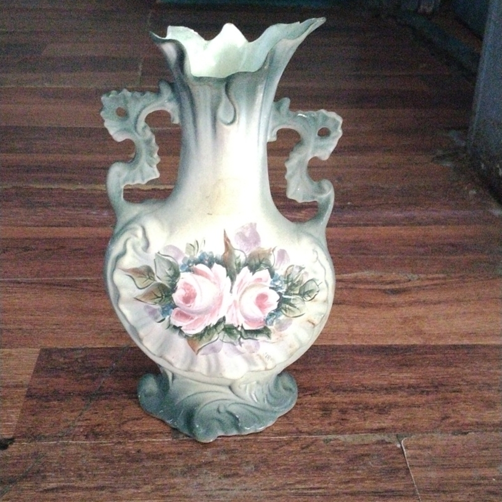 Antique Portrait Vase Victoria Porcelain Double Handle & 9”H X 5”W,